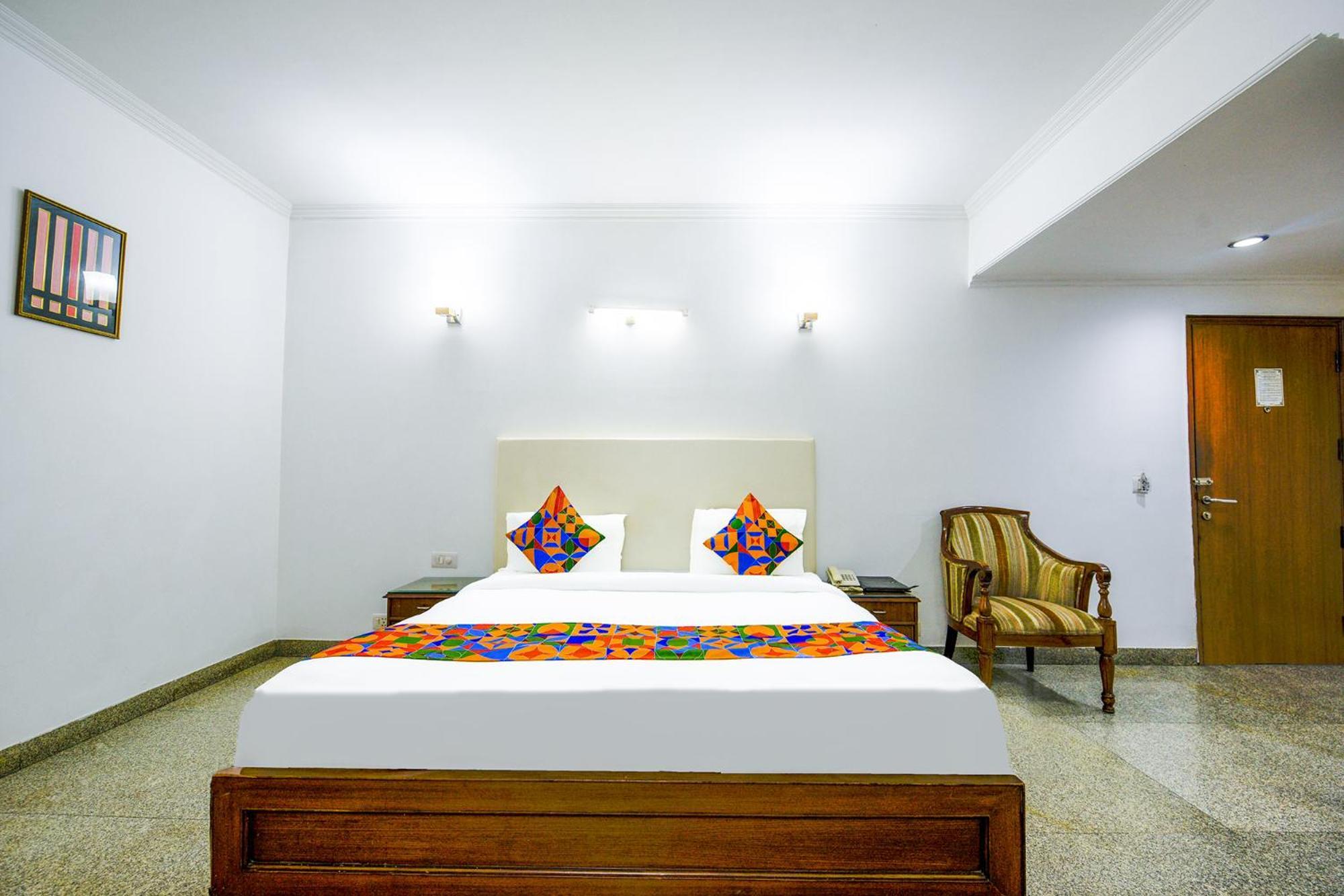 Hotel Exotica Leisure Valley, Gurgaon Exterior foto