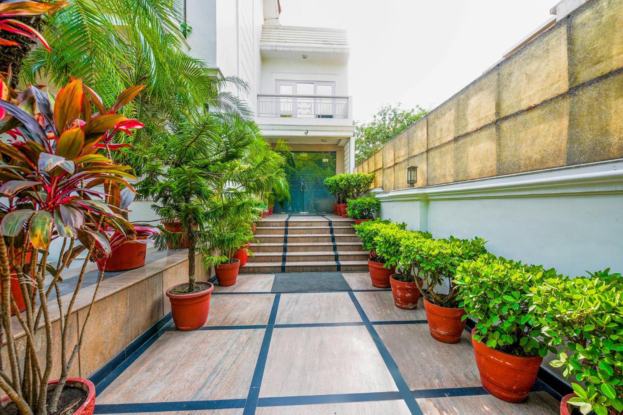Hotel Exotica Leisure Valley, Gurgaon Exterior foto
